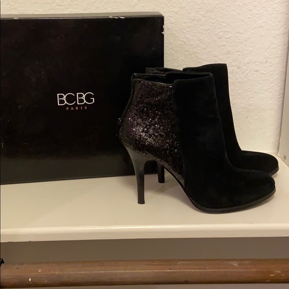 BCBG black booties sz 9.5 - Picture 4 of 4